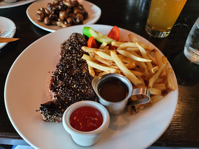 1011 Mainland St, Vancouver, BC V6B 5P9