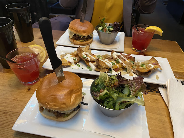 107 8 Ave SW, Calgary, AB T2P 1B4