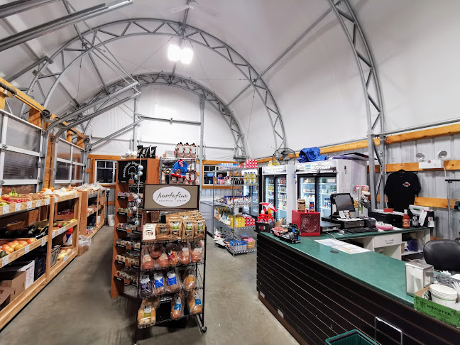 Daniel's Market - Farm Fresh with Chevron Gas Station - Hospitality and gastronomy