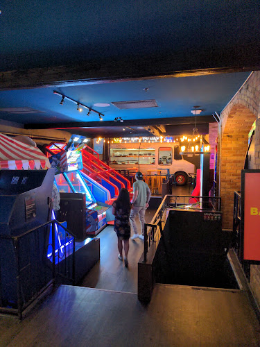 213 10 Ave SW, Calgary, AB T2R 0A4