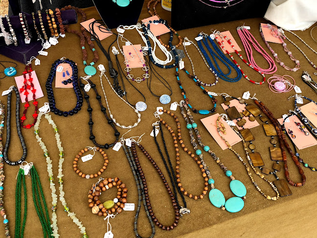 Opinii despre James Bay Market - Saturdays (1st week in May to the 1st week in Oct) în Victoria - Hospitality and gastronomy