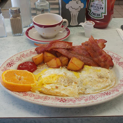 533 Dundas St, London, ON N6B 1W4