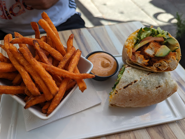 1958 Queen St E, Toronto, ON M4L 1H7