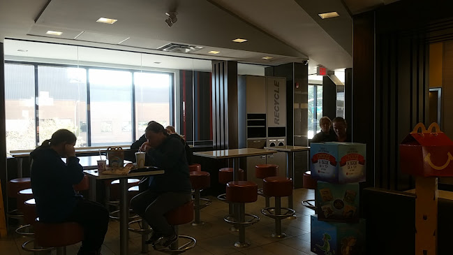 399 Main St, Saint John, NB E2K 1J3