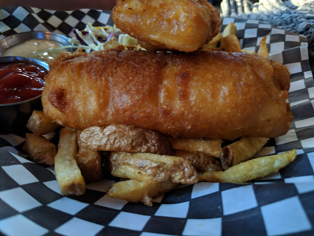 Opinii despre St. James Corner Restaurant & Irish Pub în Calgary - Hospitality and gastronomy