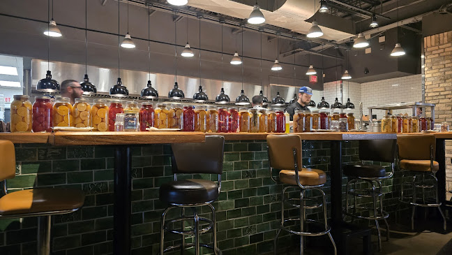 2429 Fairview St, Burlington, ON L7R 2E3