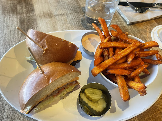 Comentarii opinii despre JOEY Kenaston