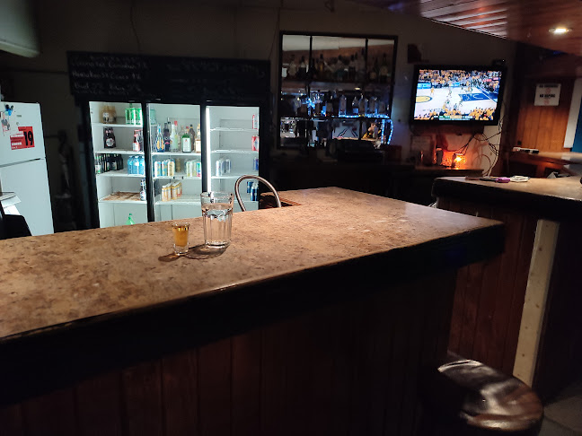 Wally's World Bar And Grill - Hamilton