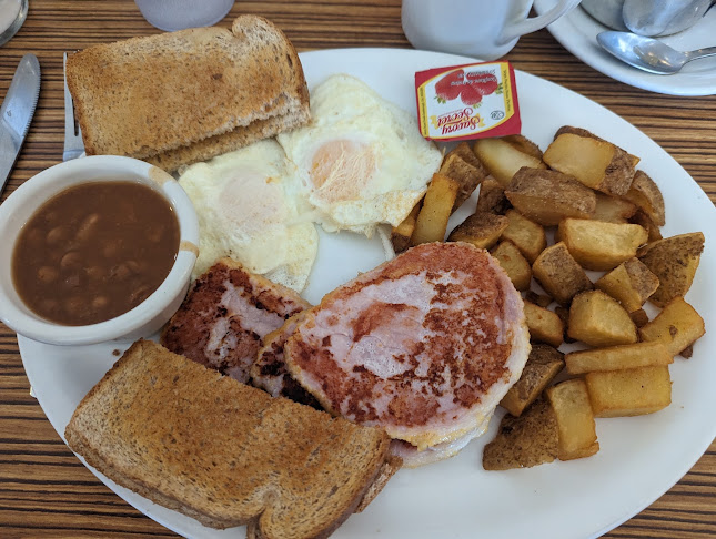 Queenz Family Restaurant - Hospitality and gastronomy