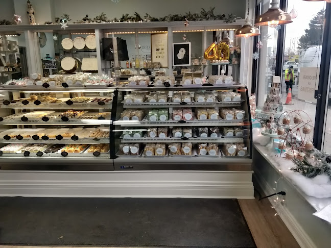 935 Fennell Ave E, Hamilton, ON L8V 1W9