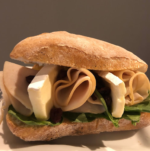 3273 W Broadway, Vancouver, BC V6K 2H5