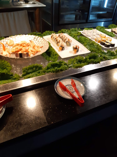 Maple Leaf Queen's Buffet - Saint John