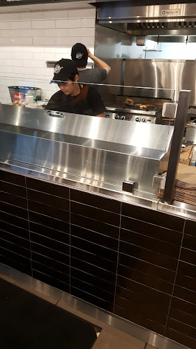 7241 Bathurst St, Thornhill, ON L4J 3W1