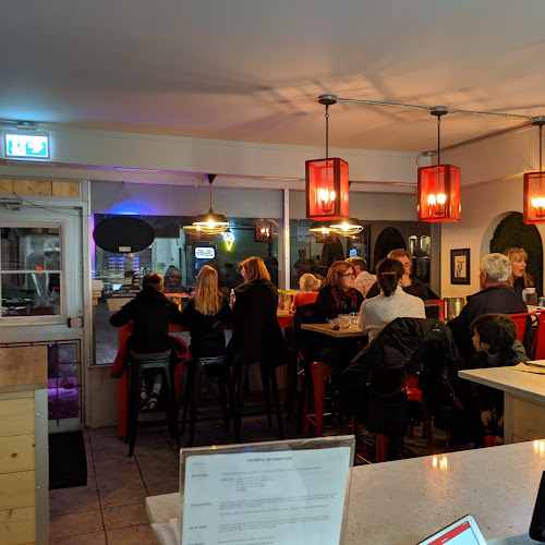 390 Northmount Dr NW, Calgary, AB T2K 3H5