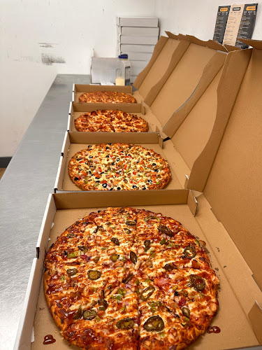 Halfmoon pizzeria - Kelowna