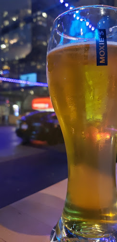 Opinii despre Moxies Davie Restaurant în Vancouver - Hospitality and gastronomy