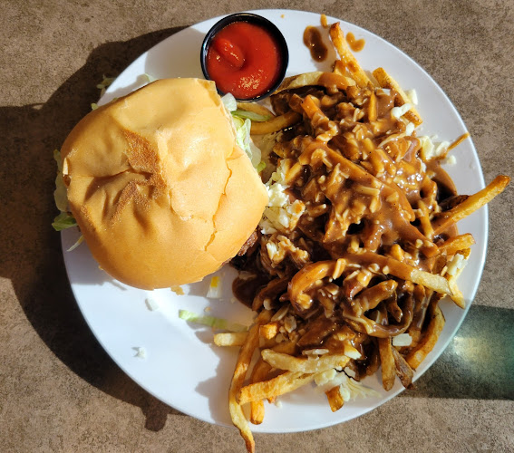 Opinii despre George's Burgers & Subs în Winnipeg - Hospitality and gastronomy