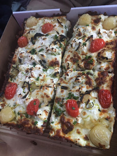 Opinii despre Stay Gold Detroit-Style Pizza în Ottawa - Hospitality and gastronomy