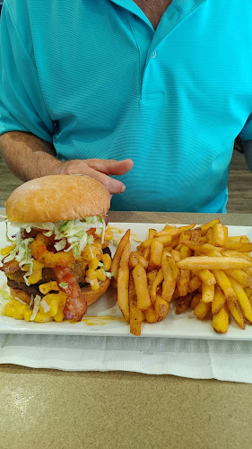 Moose Mulligans Public Eatery - Sicamous