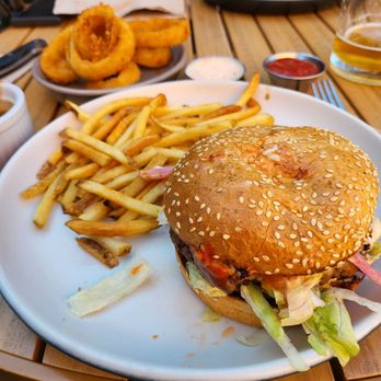 Comentarii opinii despre LOCAL Public Eatery Medicine Hat