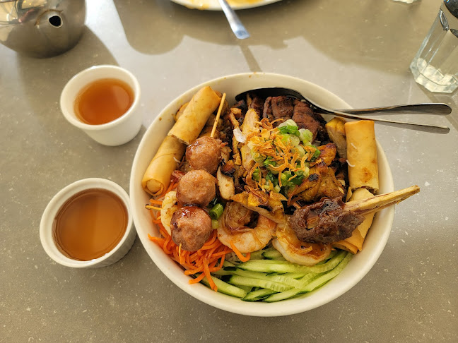 Hong Huong Restaurant - Hospitality and gastronomy