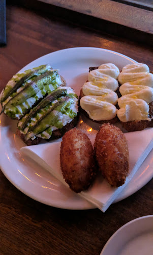 505 College St, Toronto, ON M6G 1A5