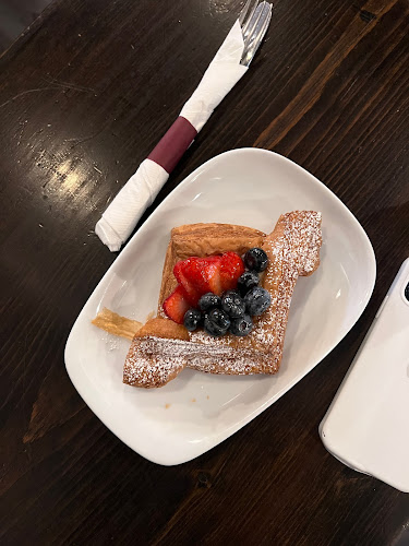 Comentarii opinii despre Fior Di Latte Cafe, Bakery & Gelato