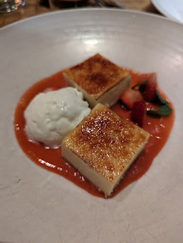 1550 Kenaston Blvd, Winnipeg, MB R3P 0Y4