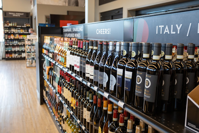 Co-op Liquor Outlet (Griesbach) - Hospitality and gastronomy