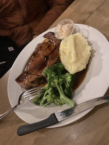 4301 49 Ave, Lloydminster, SK S9V 0S5