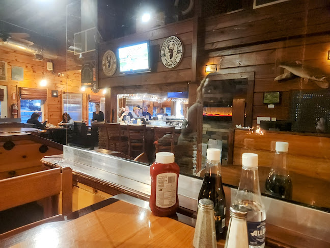 The Boathouse Seafood Restaurant And Waterfront Patio - Hospitality and gastronomy