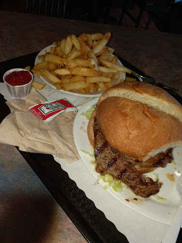 6445 Airport Rd, Mississauga, ON L4V 1E4