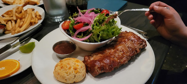 15 Huntmar Dr, Ottawa, ON K2S 0P6