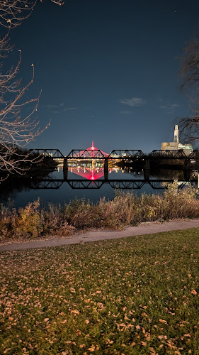 Opinii despre Cibo Waterfront Cafe în Winnipeg - Hospitality and gastronomy