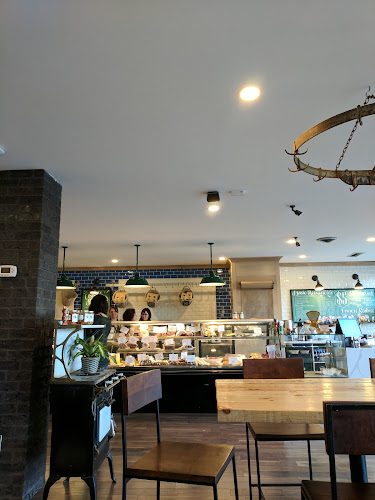 8409 Elbow Dr SW, Calgary, AB T2V 1K8