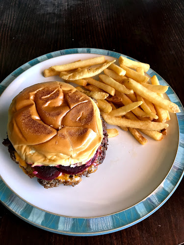 1950 Oak Bay Ave, Victoria, BC V8R 1C9