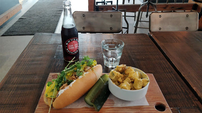 100 King St Unit D, Winnipeg, MB R3B 0P6