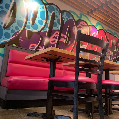 Deadbeetz Burgers - Hospitality and gastronomy