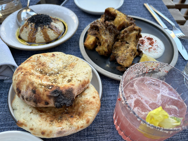 Comentarii opinii despre Azhar Kitchen & Bar