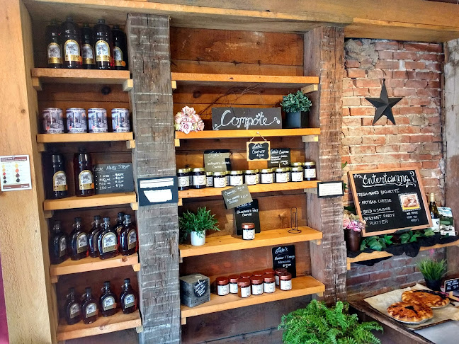 29 Main St E, Athens, ON K0E 1B0