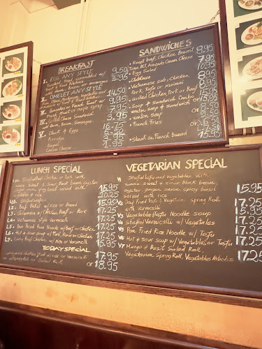 Joyeaux Café & Restaurant - Vancouver