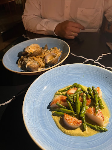 633 King St W, Toronto, ON M5V 1M5