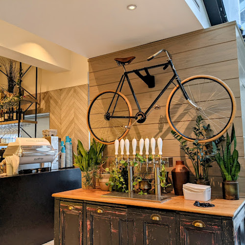 222 7 St SW, Calgary, AB T2P 0E4