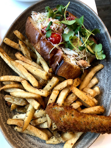 Opinii despre Fanny Bay Oyster Bar & Shellfish Market în Vancouver - Hospitality and gastronomy