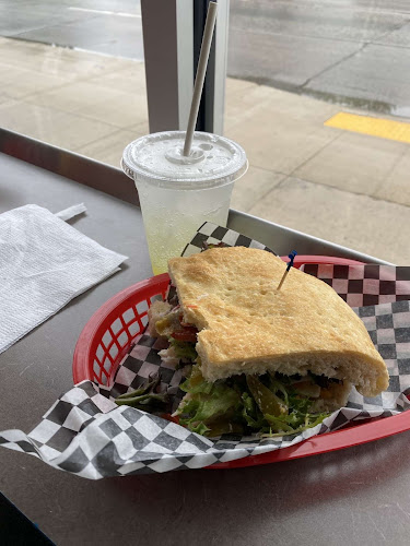 Opinii despre The Little Eggplant în Winnipeg - Hospitality and gastronomy