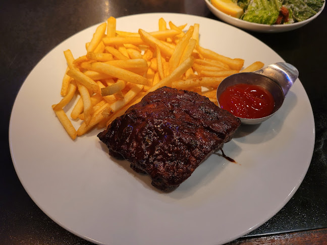 1136 Robson St, Vancouver, BC V6E 1B2