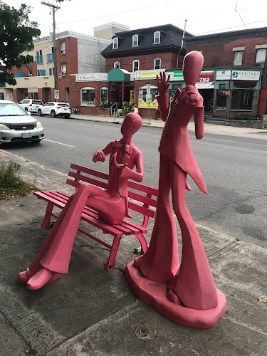 725 Somerset St W, Ottawa, ON K1R 7G2