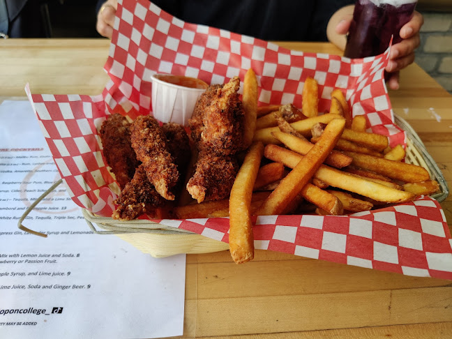 2-20 College St, Toronto, ON M5G 1K2