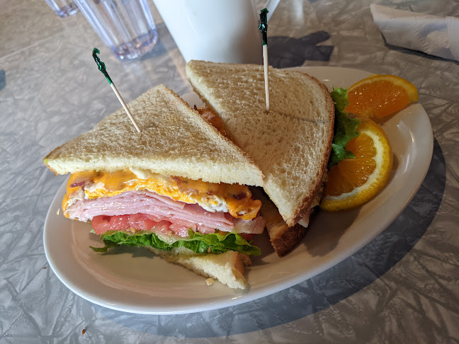 6407 Bowness Rd NW, Calgary, AB T3B 0E6