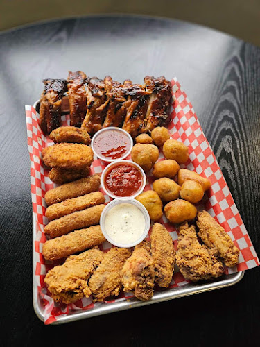 Pier Seventeen Hotel & The Pier Sports Bar - Hospitality and gastronomy